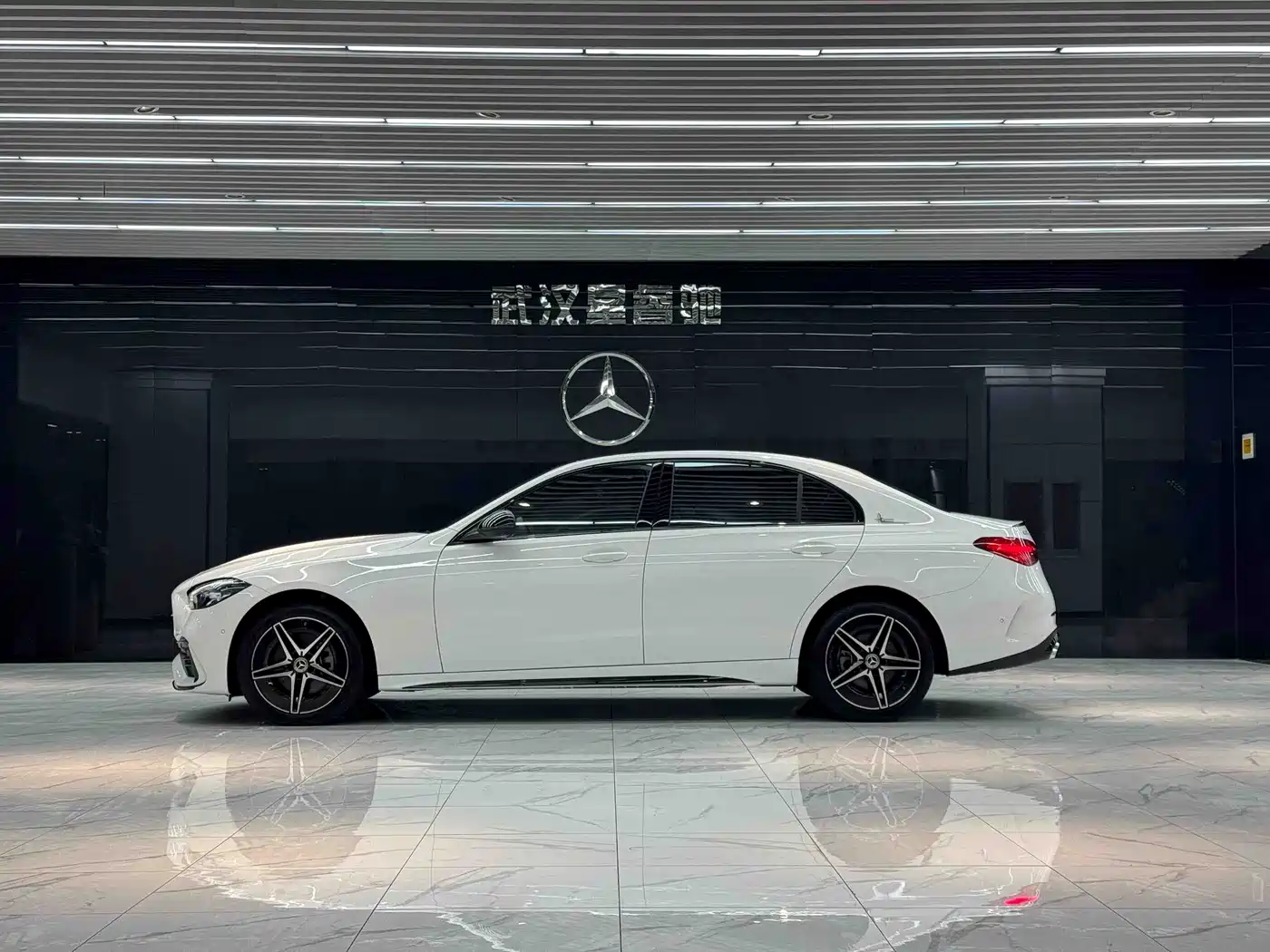 Mercedes-Benz C-Class 2025 C 260 L Night Sport Edition фото 3