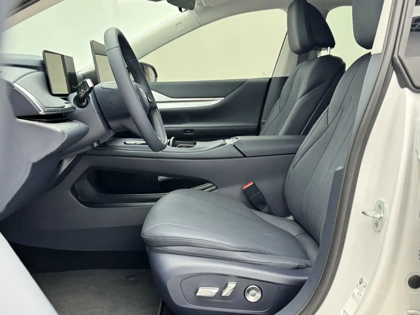 Buick Zenith Sedan 2026 Premium Edition фото 5