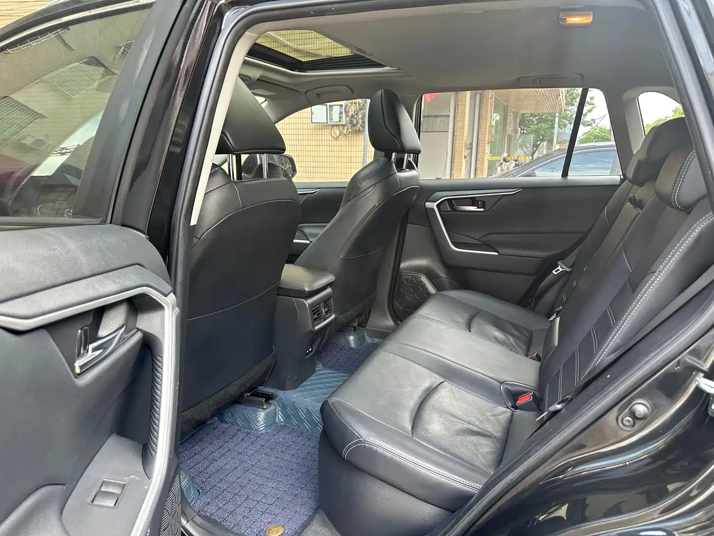 Toyota Wildlander 2020 Dual Engine 2.5L E-CVT FWD Luxury фото 7