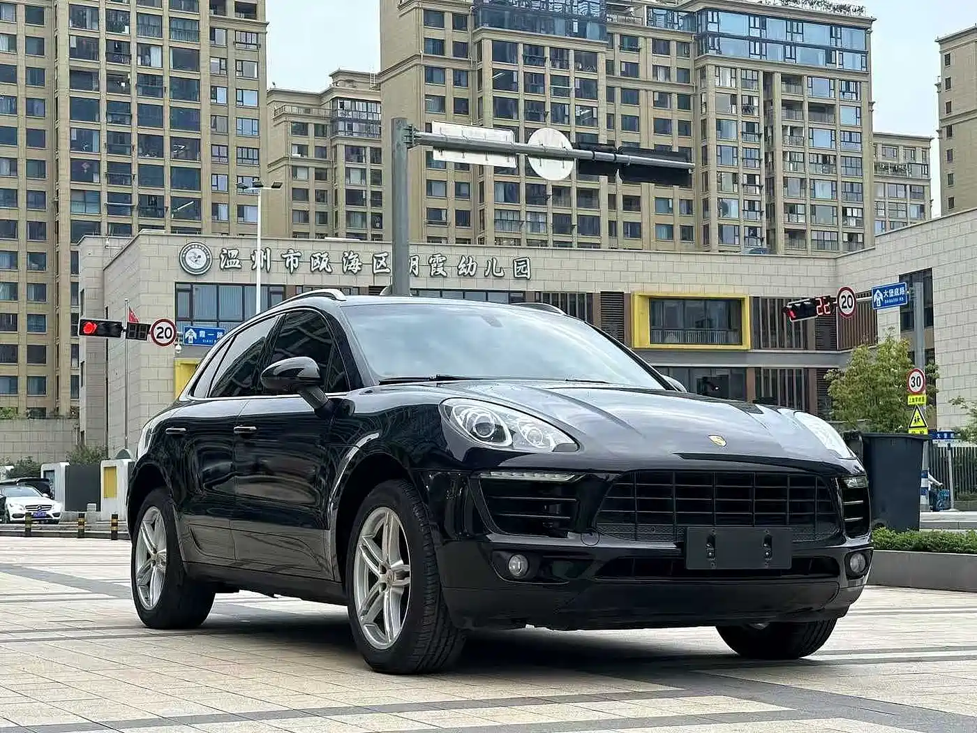 Porsche Macan 2016 Macan 2.0T фото 3