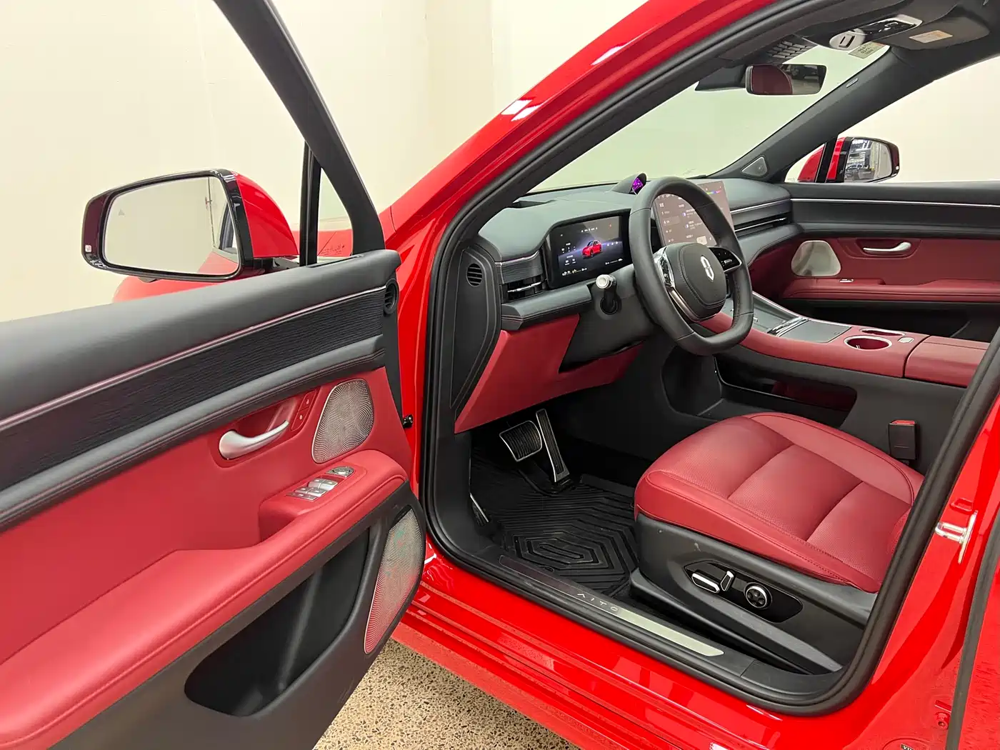 AITO Wenjie AITO M5 2025 Extended Range Ultra AWD фото 13