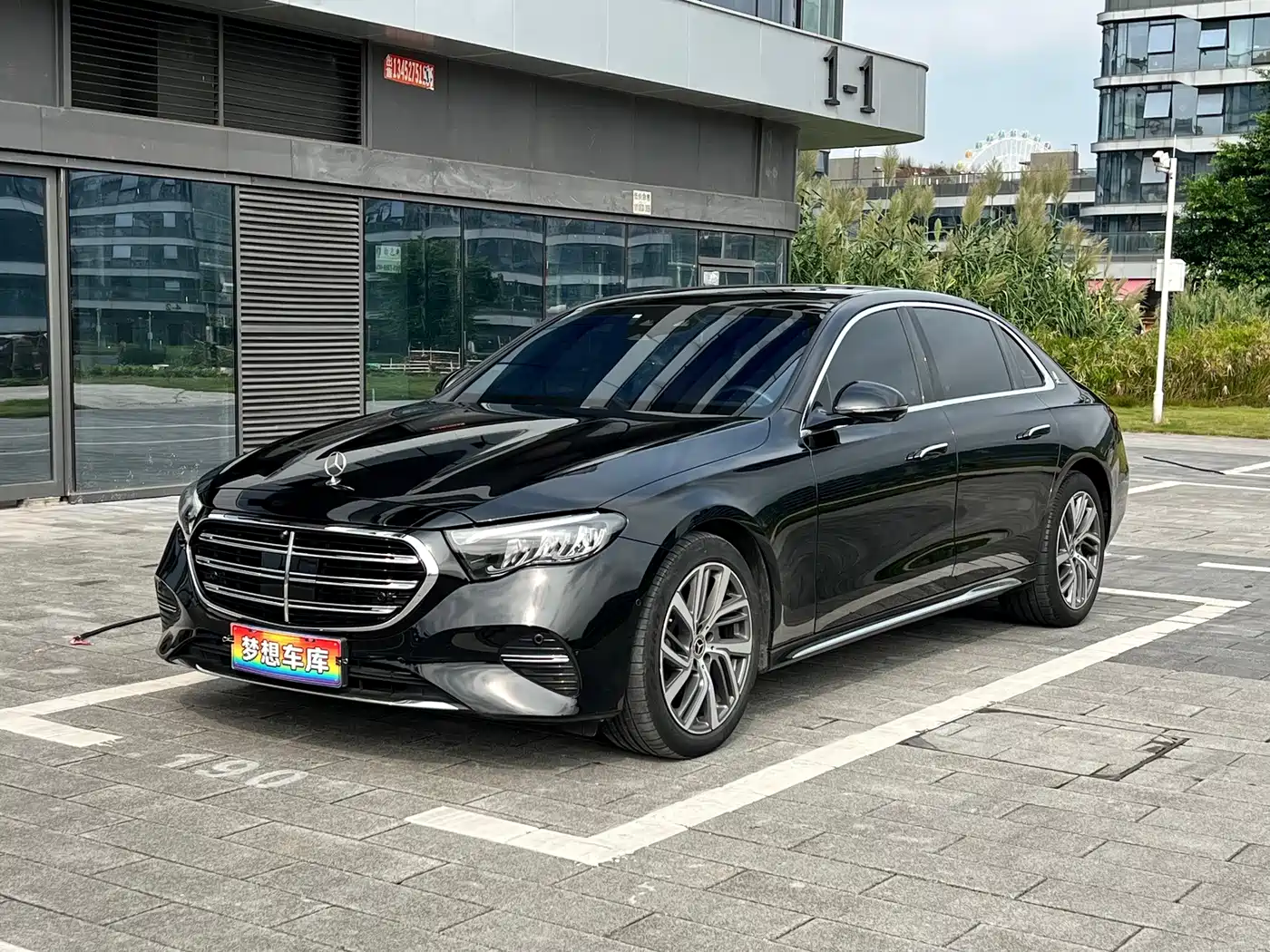 Фото 1 - Mercedes-Benz E-Class