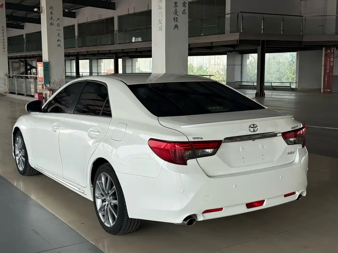 Toyota Reiz 2013 2.5V Premium Edition фото 4