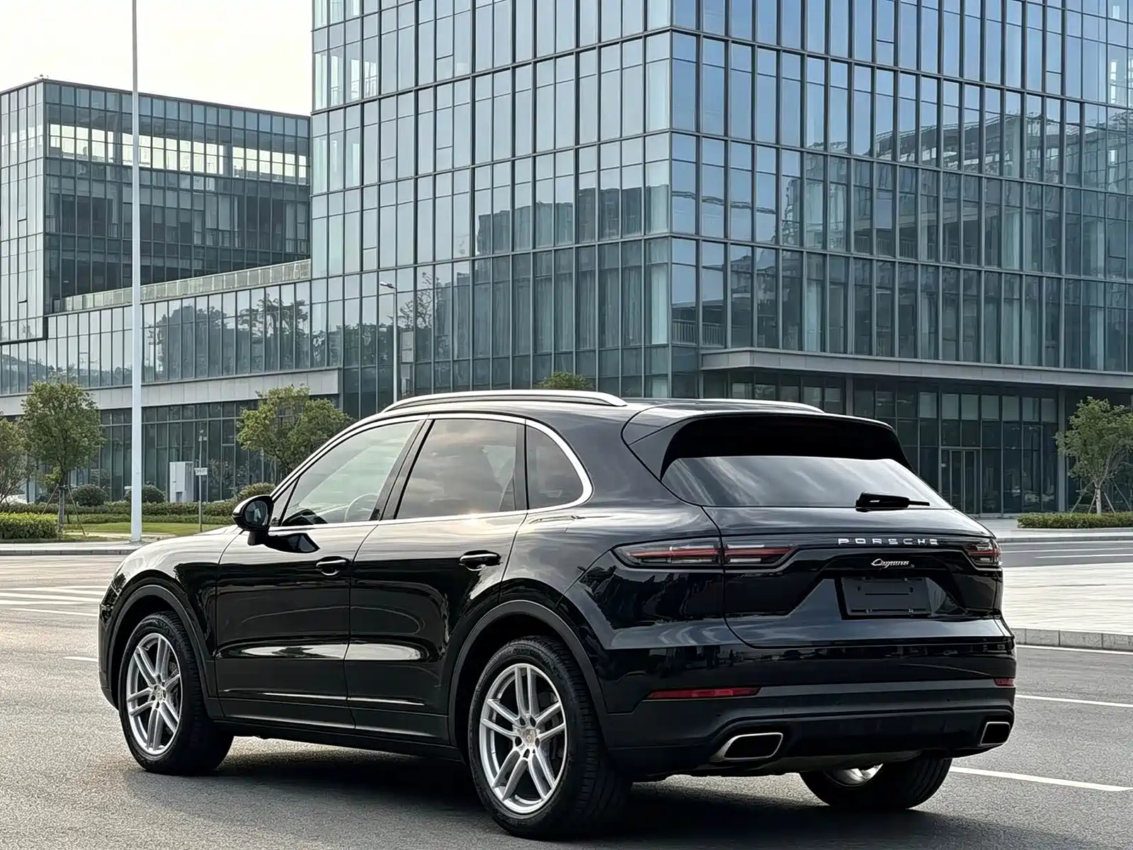 Photo 9 - Porsche Cayenne