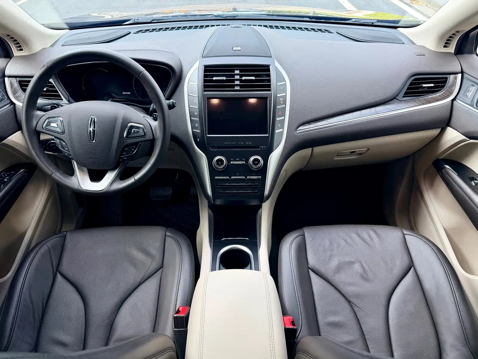 Фото 12 - Lincoln MKC