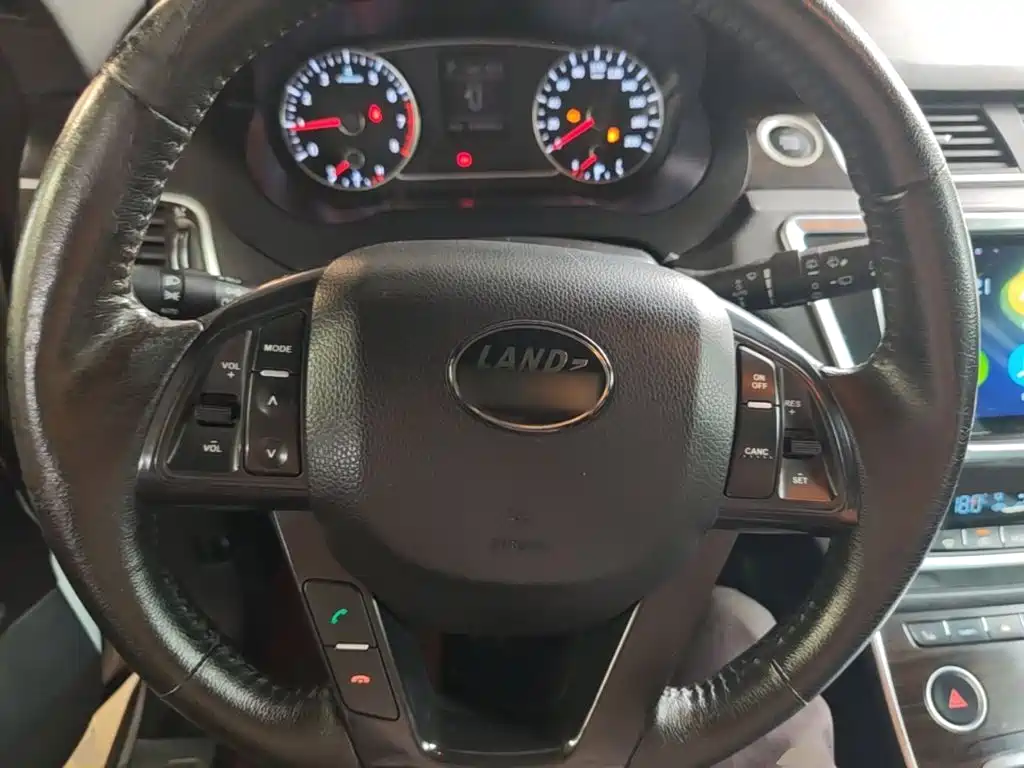 Landwind X7 2015 2015 2.0T Panoramic Flagship Edition