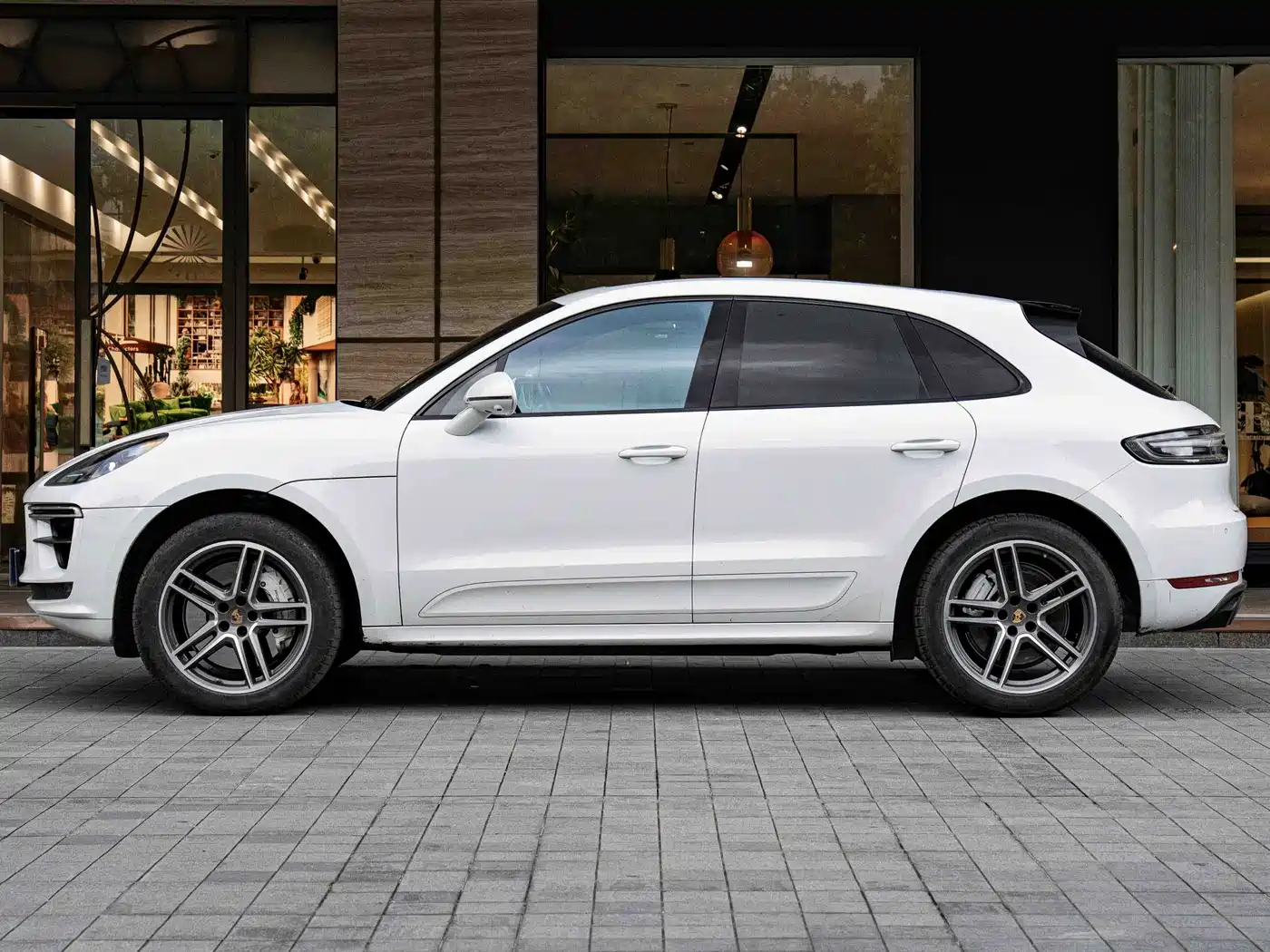Photo 7 - Porsche Macan