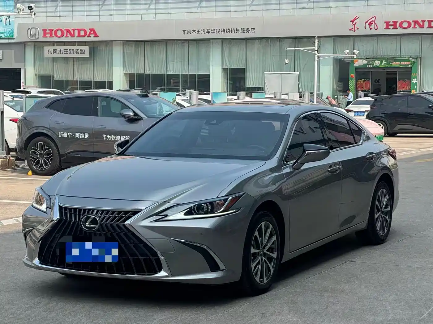 Lexus ES 2022 200 Excellence Edition фото 3