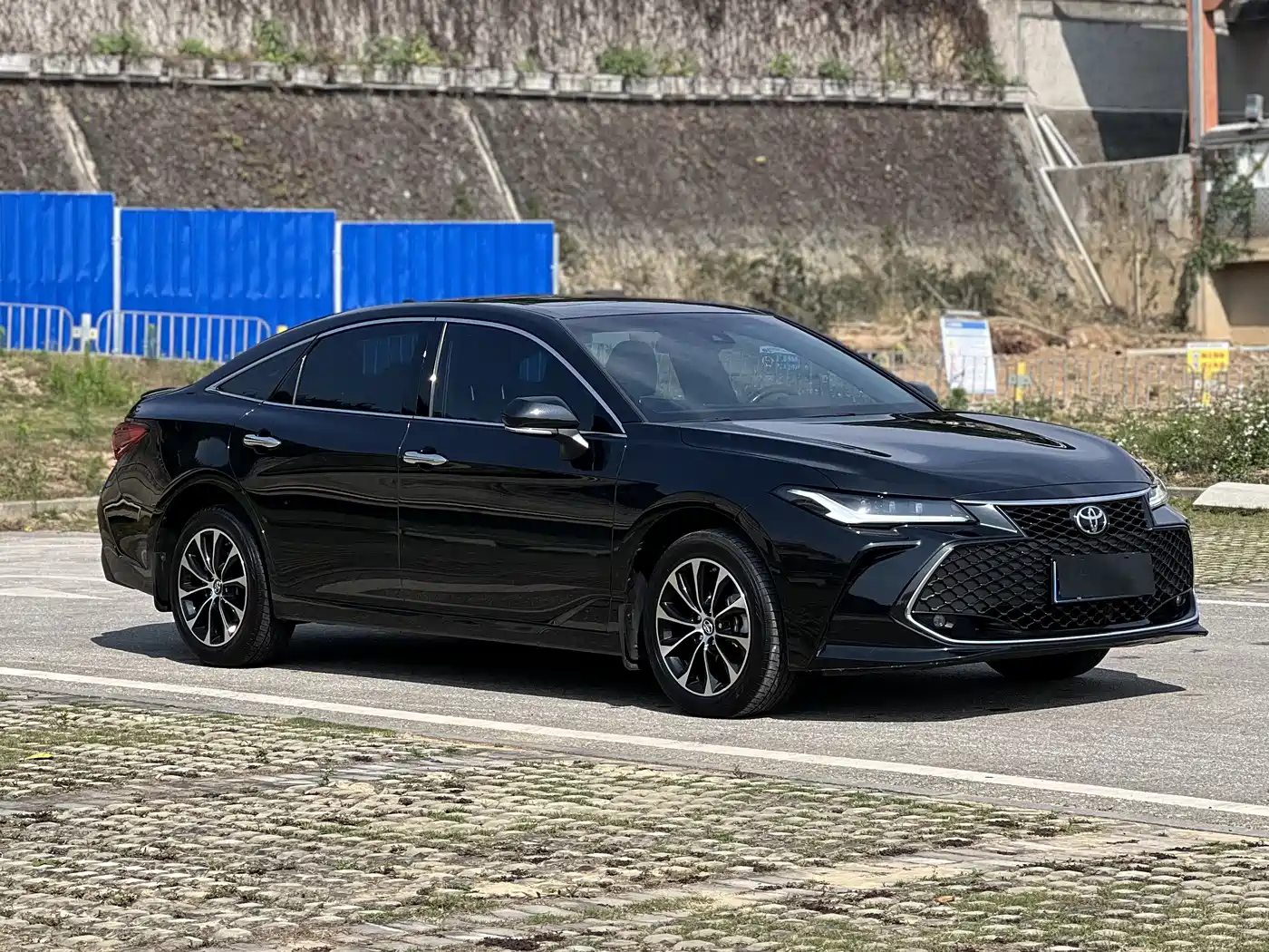 Toyota Avalon 2023 2.5L Luxury Edition фото 2