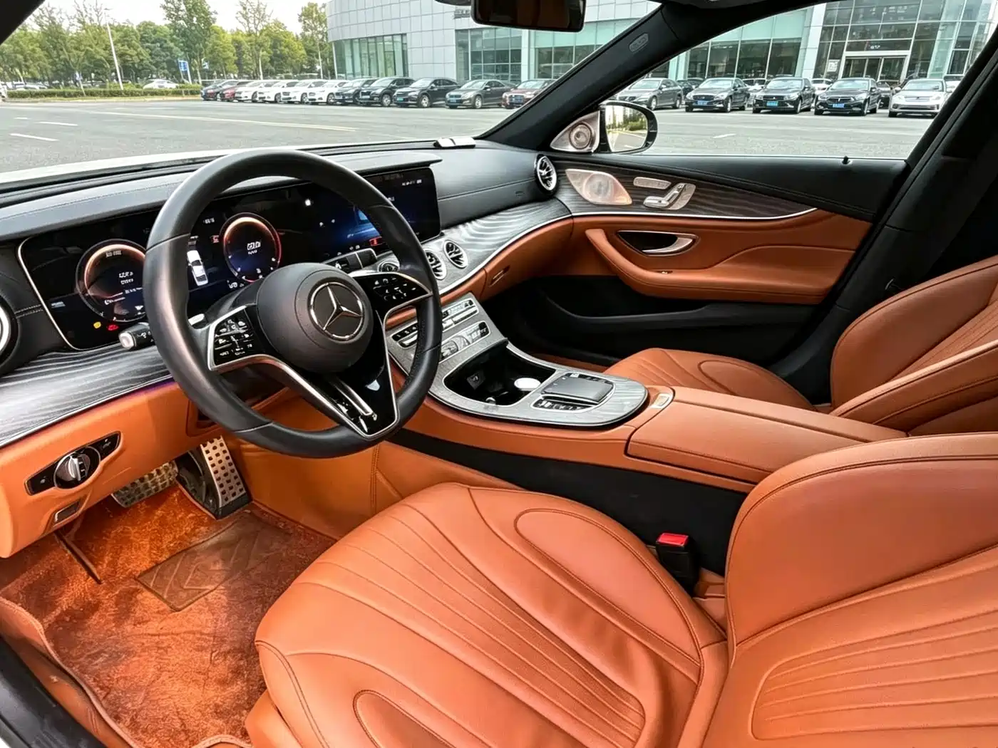 Photo 4 - Mercedes-Benz CLS