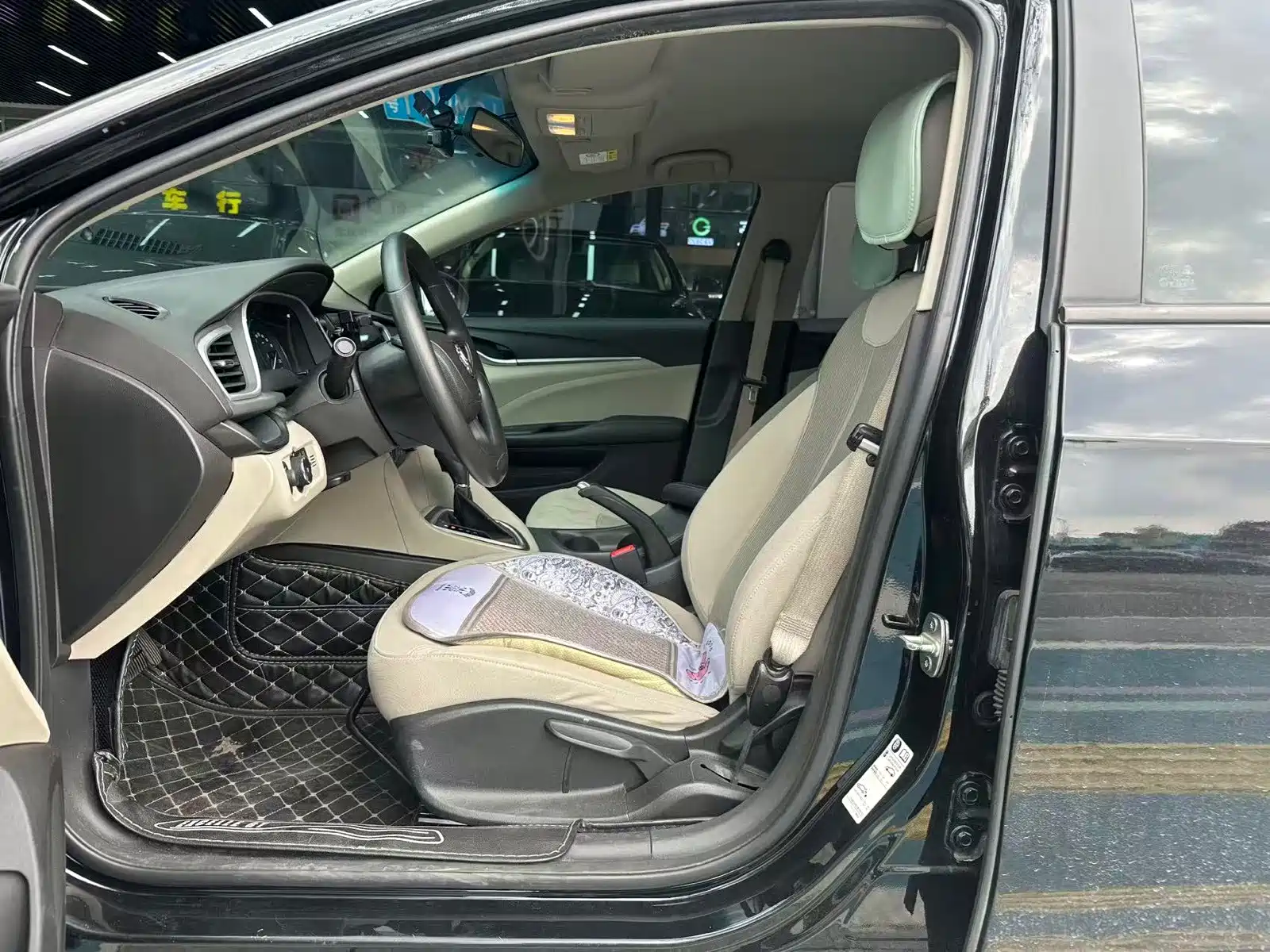 Photo 4 - Buick Excelle