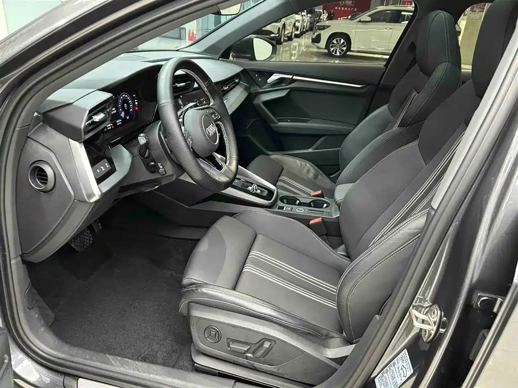 Audi A3 2023 Facelift Sportback 35 TFSI Fashion Sport фото 11