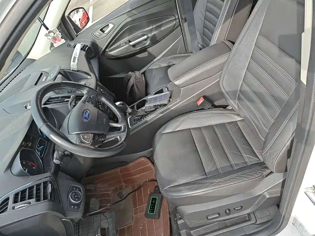 Фото 15 - Ford Kuga