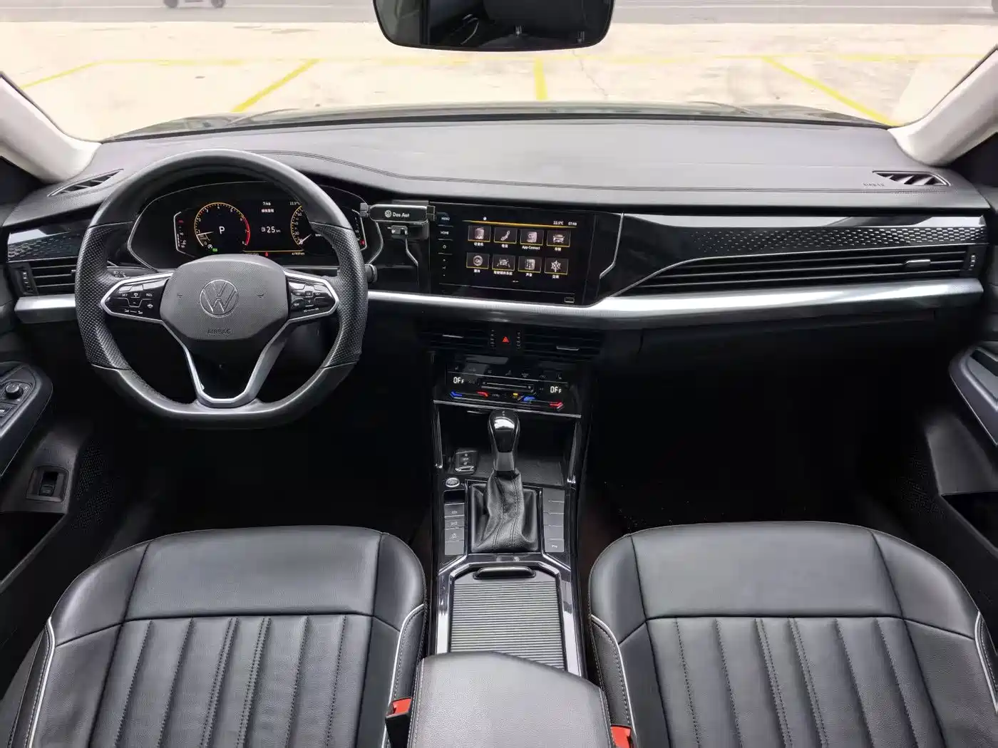 Volkswagen Passat 2023 330TSI Elite Edition фото 4