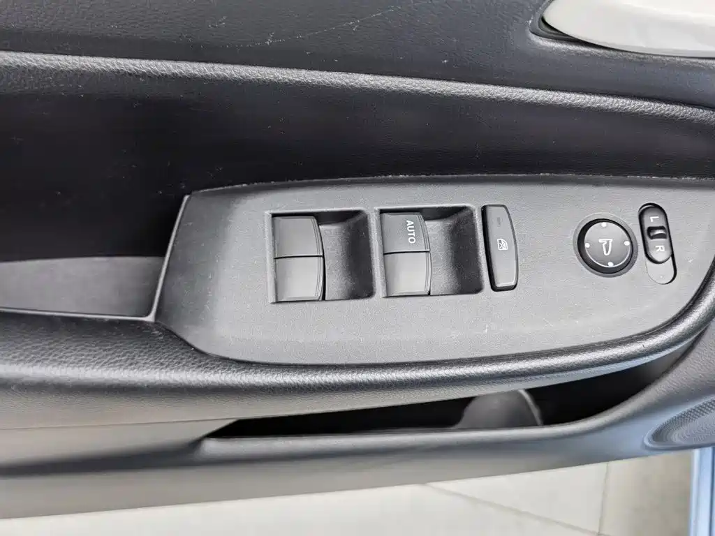 Фото 9 - Honda Fit