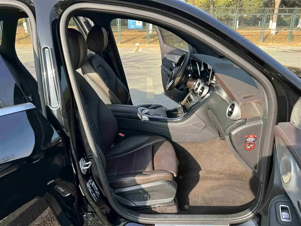 Mercedes-Benz GLC 2020 Facelift GLC 260 L 4MATIC Dynamic фото 15