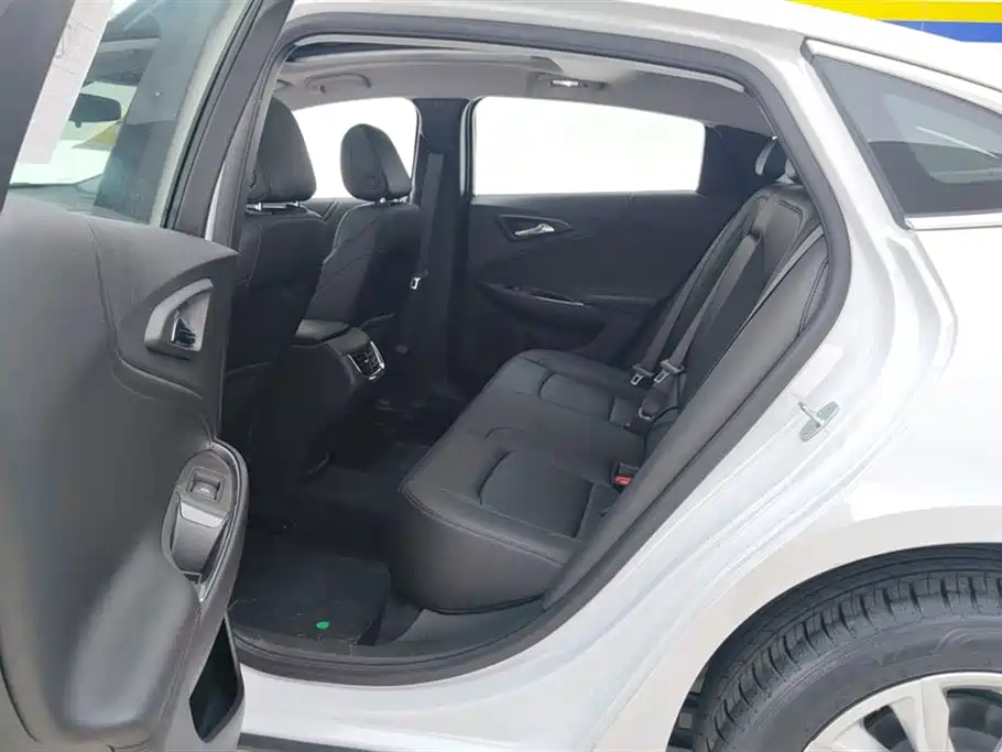 Chevrolet Malibu XL 2023 1.5T RS Edition фото 11