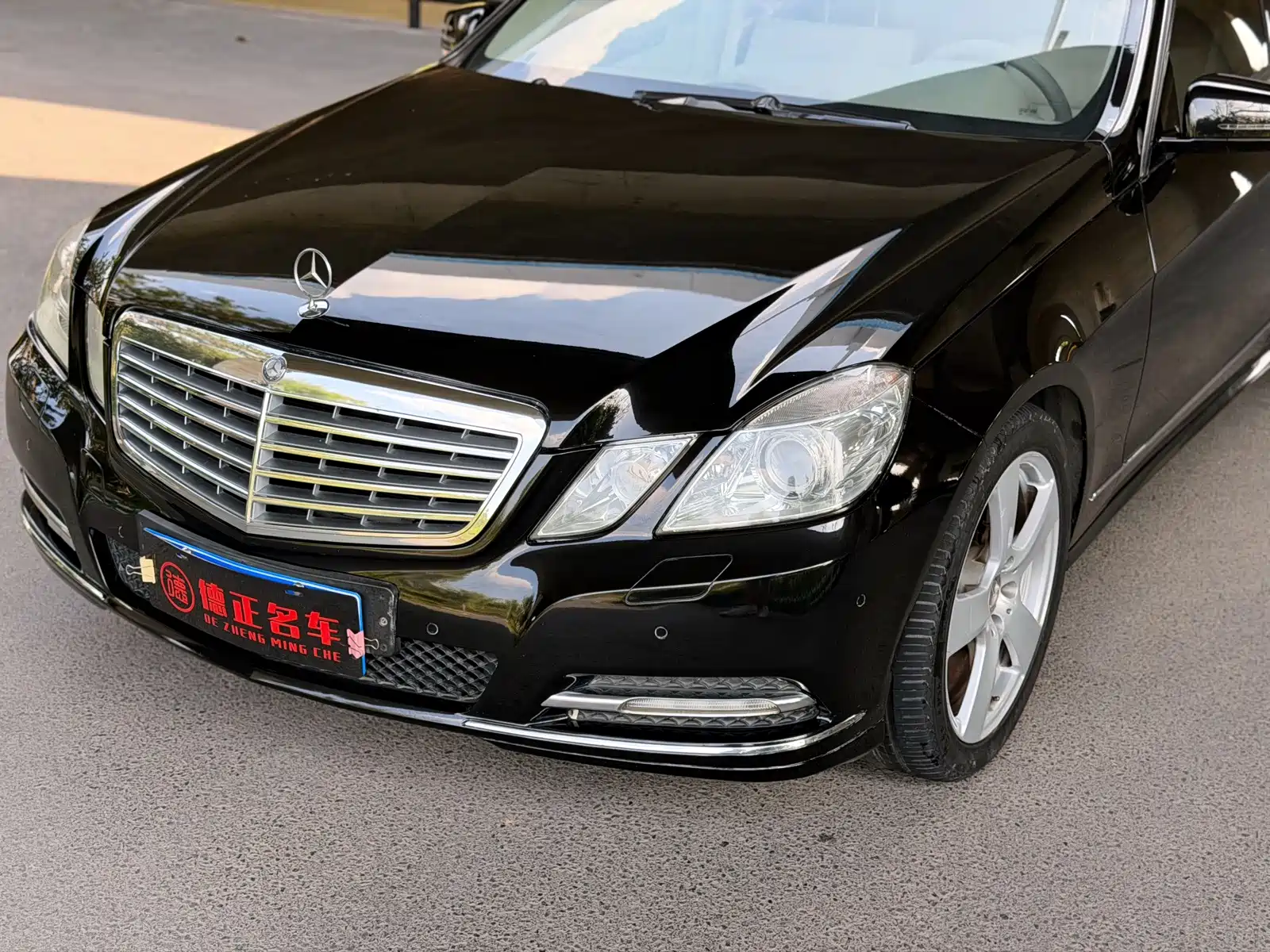 Photo 9 - Mercedes-Benz E-Class