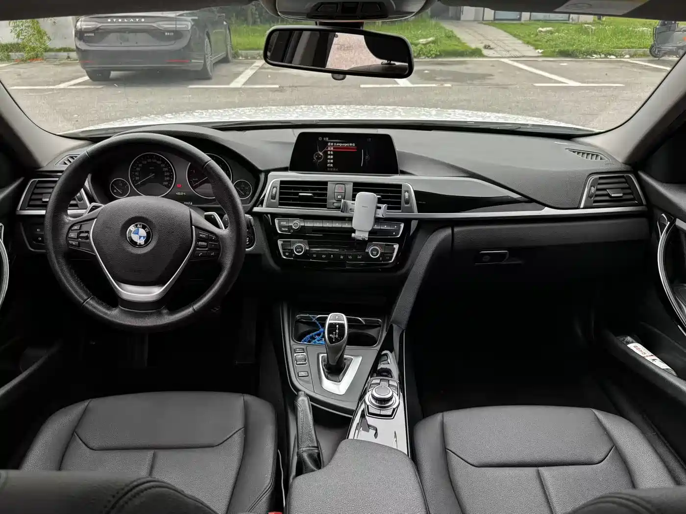 BMW 3 Series 2017 320Li M Sport фото 13
