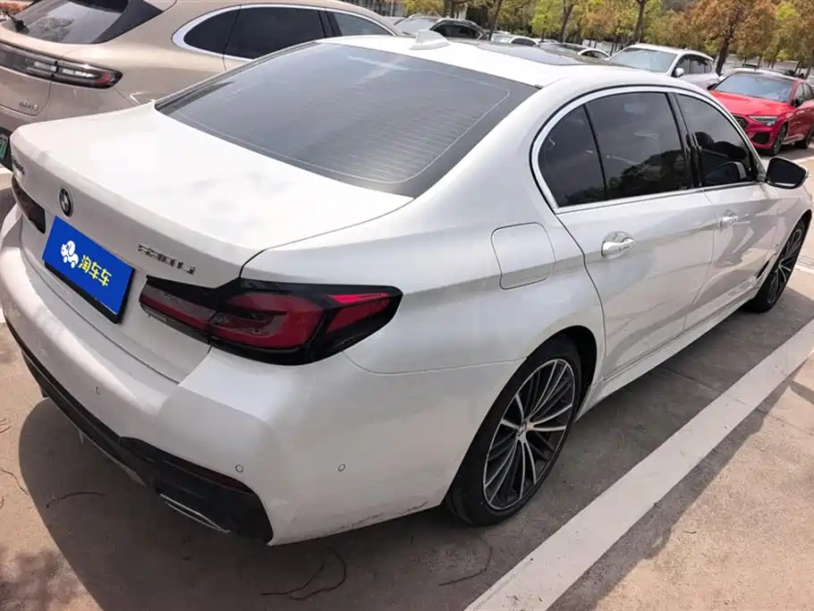 BMW 5 SERIES