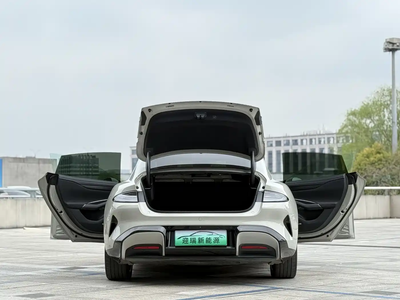 XIAOMI CAR XIAOMI SU7