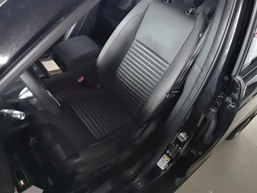 Land Rover Discovery Sport 2020 249PS R-Dynamic Performance фото 15