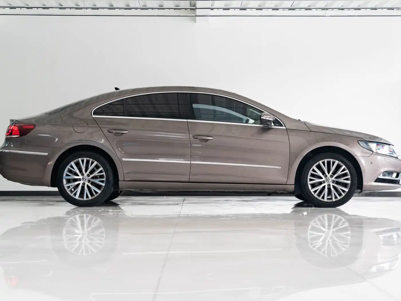 Volkswagen FAW-Volkswagen CC 2015 2.0TSI Supreme Edition фото 5
