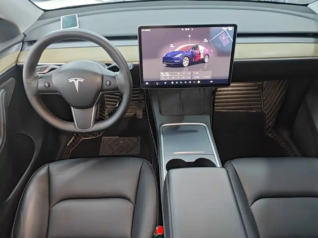 Фото 10 - Tesla Model Y