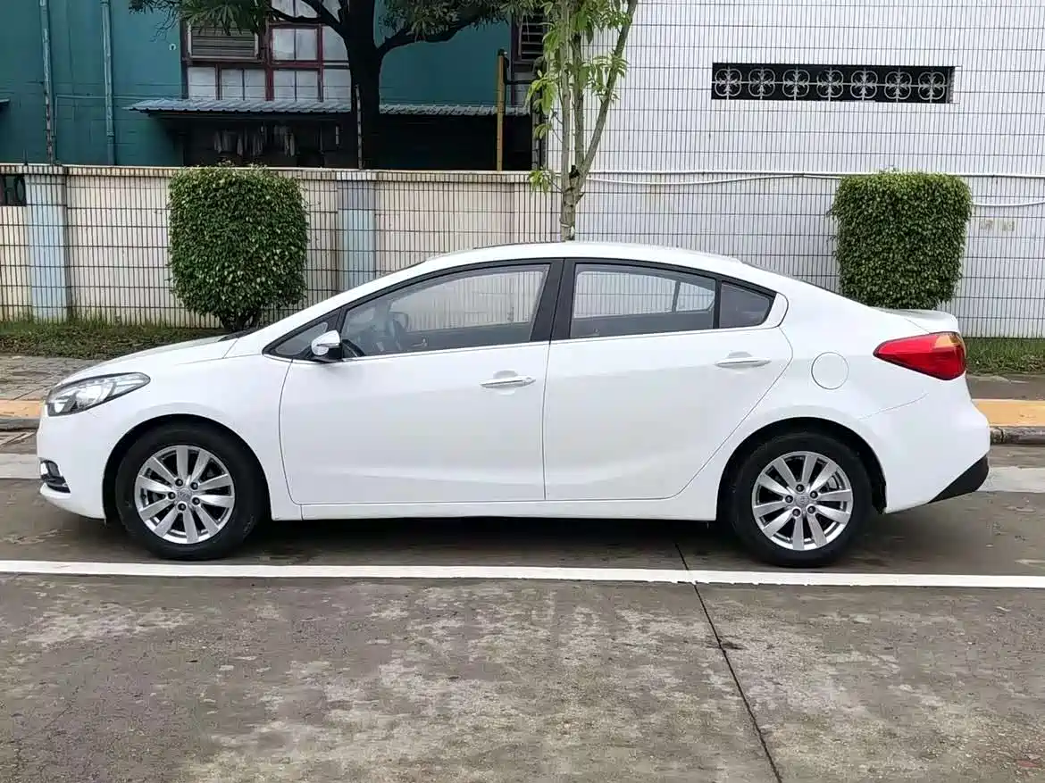 Kia K3 2015 1.6L Automatic GLS фото 6