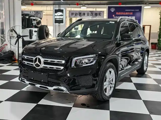MERCEDES-BENZ GLB