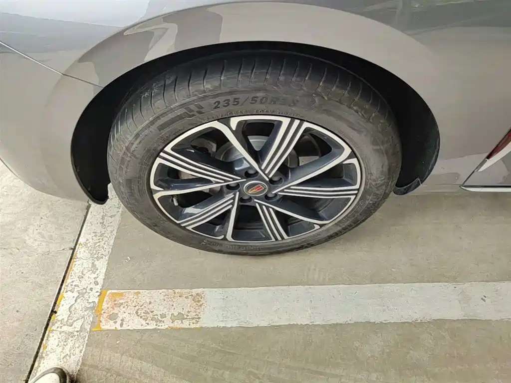 Hongqi H5 PHEV 2025 170 Super Hybrid Edition фото 23