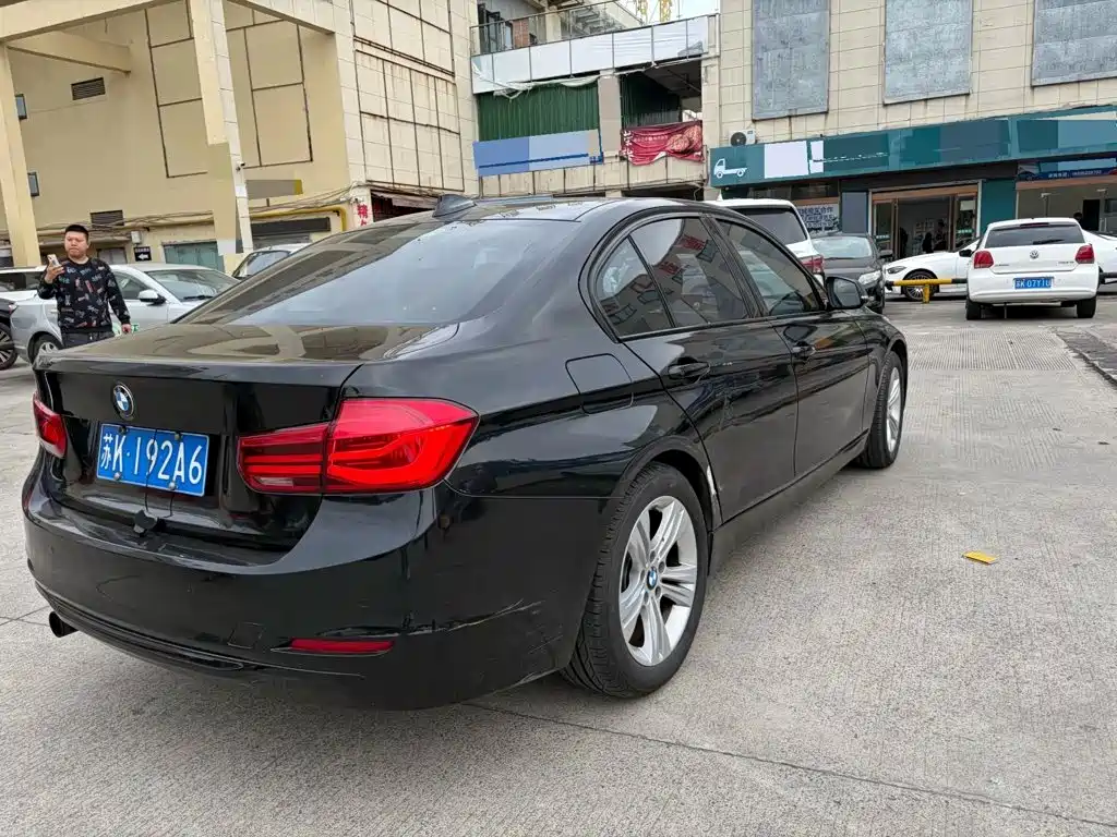 Photo 7 - BMW 3 Series (Import)