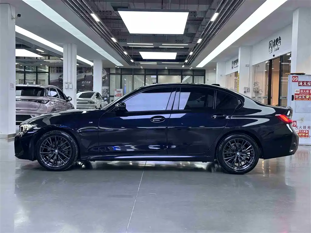 BMW 3 Series 2024 325i M Sport Shadowline Package фото 11
