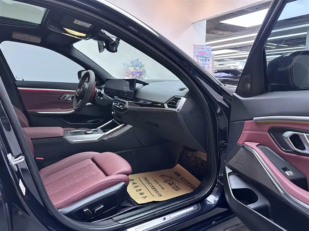 BMW 3 Series 2024 325i M Sport Shadowline Package фото 6