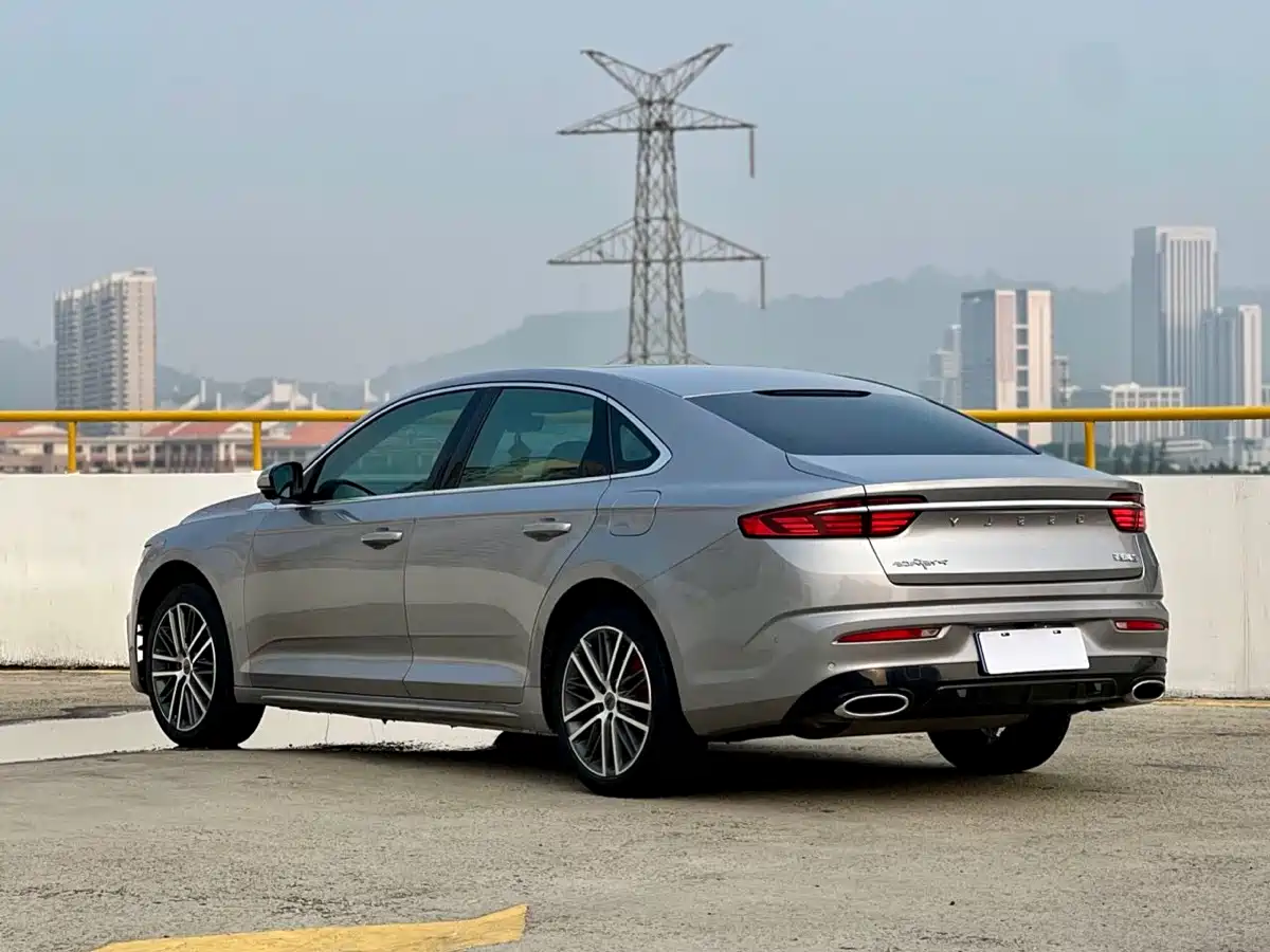 Фото 7 - Geely Preface