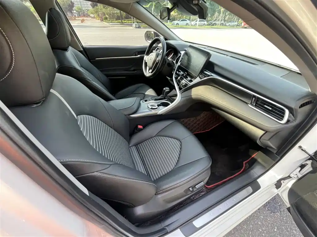 Toyota Camry 2023 2.0S Knight Edition фото 6