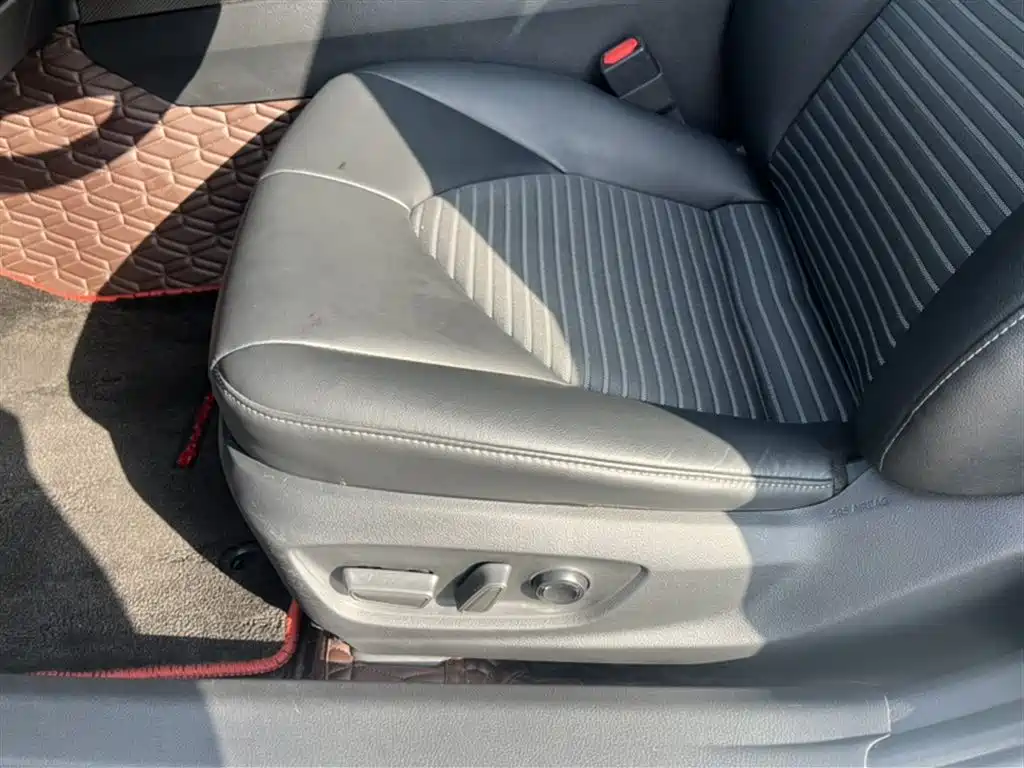 Toyota Camry 2023 2.0S Knight Edition фото 15