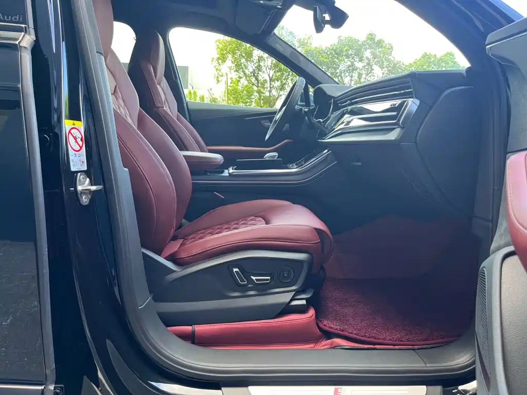 Audi SQ7 2025 2024 4.0 TFSI