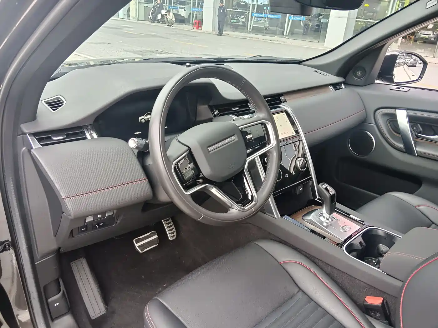 Land Rover Discovery Sport 2022 Model 249PS R-Dynamic S Performance Edition 5-Seater фото 13