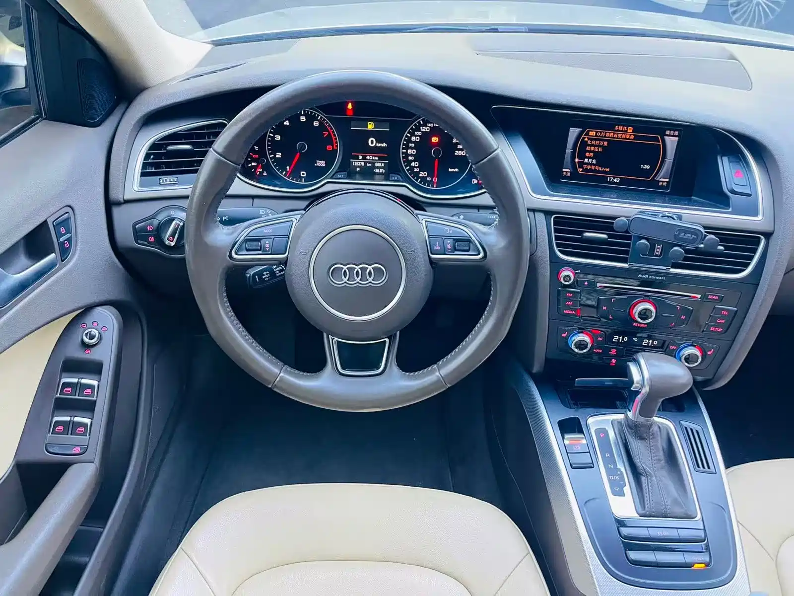Фото 10 - Audi A4 (Import)