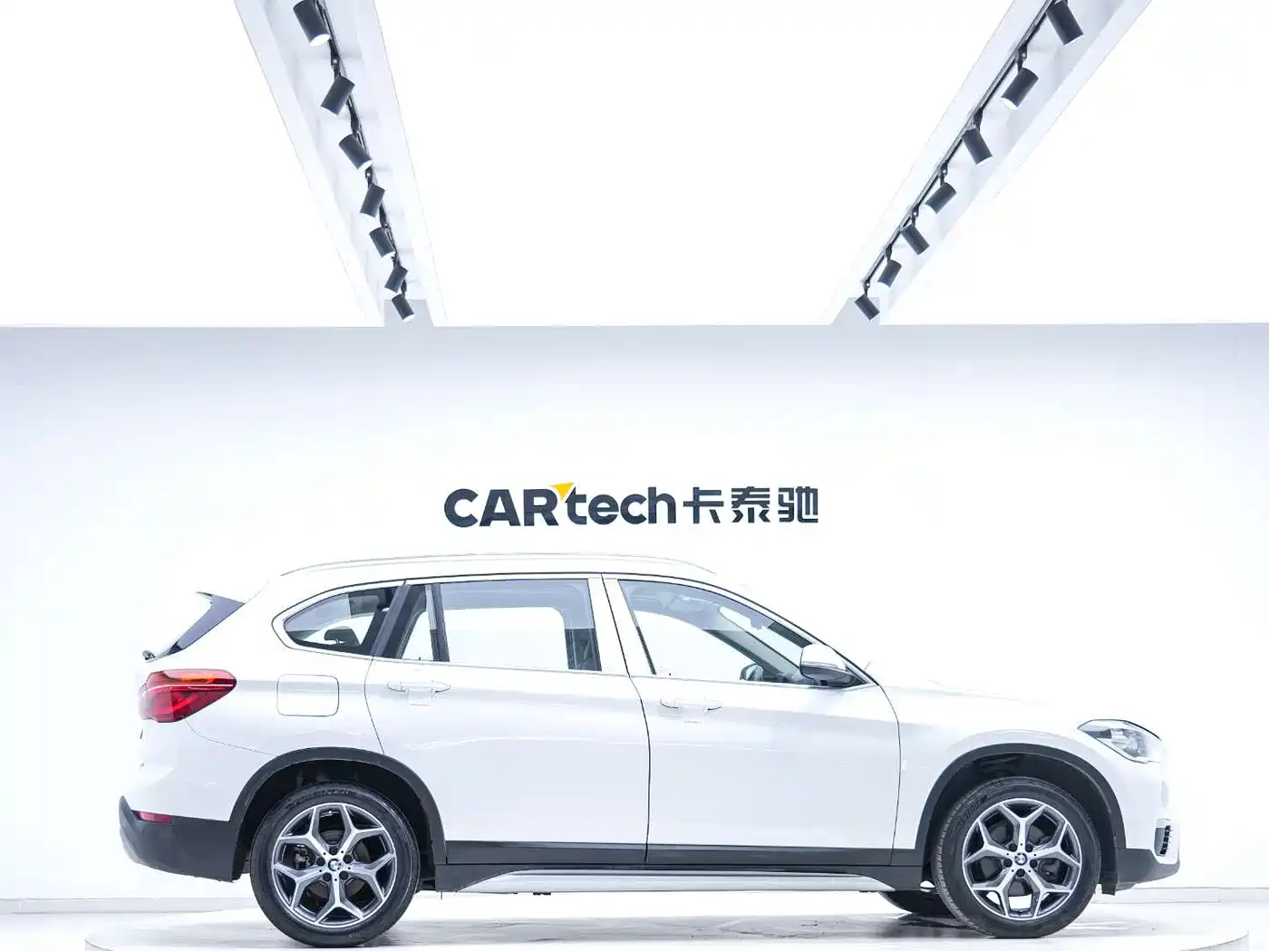 BMW X1 2019 sDrive18Li Premium Model фото 4