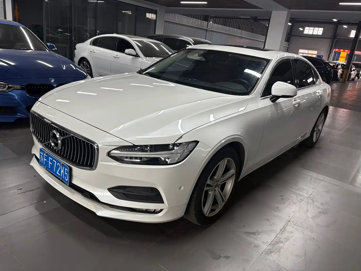 Фото 1 - Volvo S90