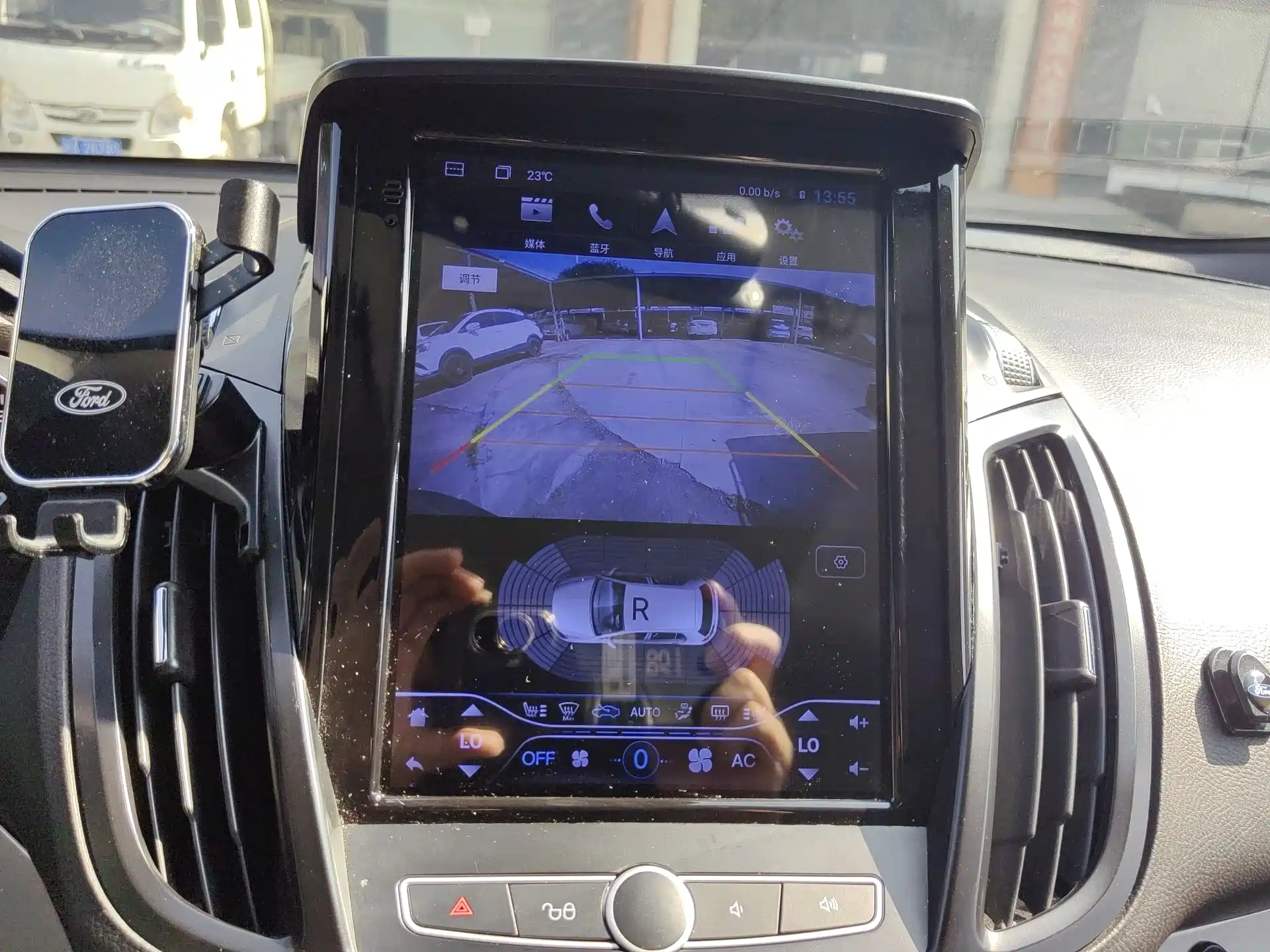Фото 25 - Ford Kuga
