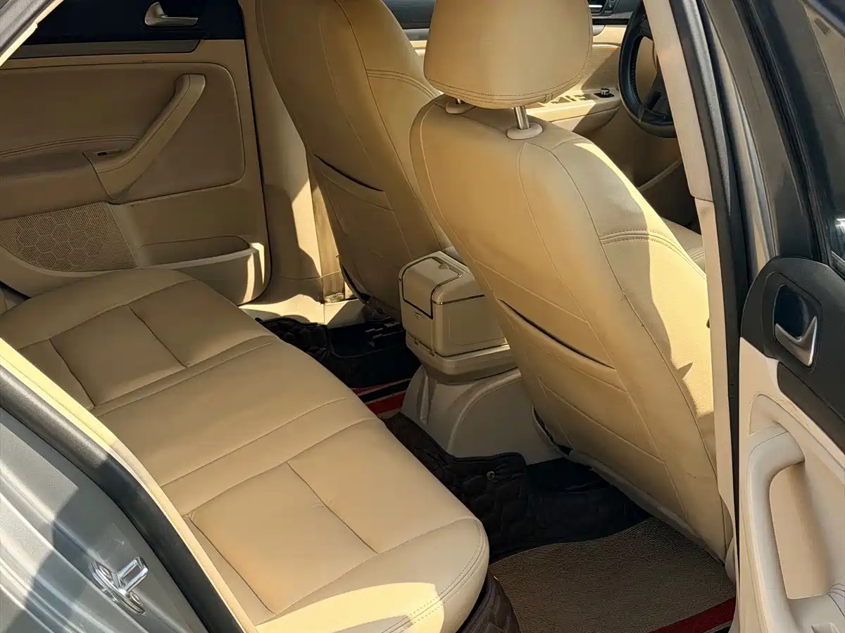Volkswagen Sagitar 2011 2011 1.6L Auto Comfort