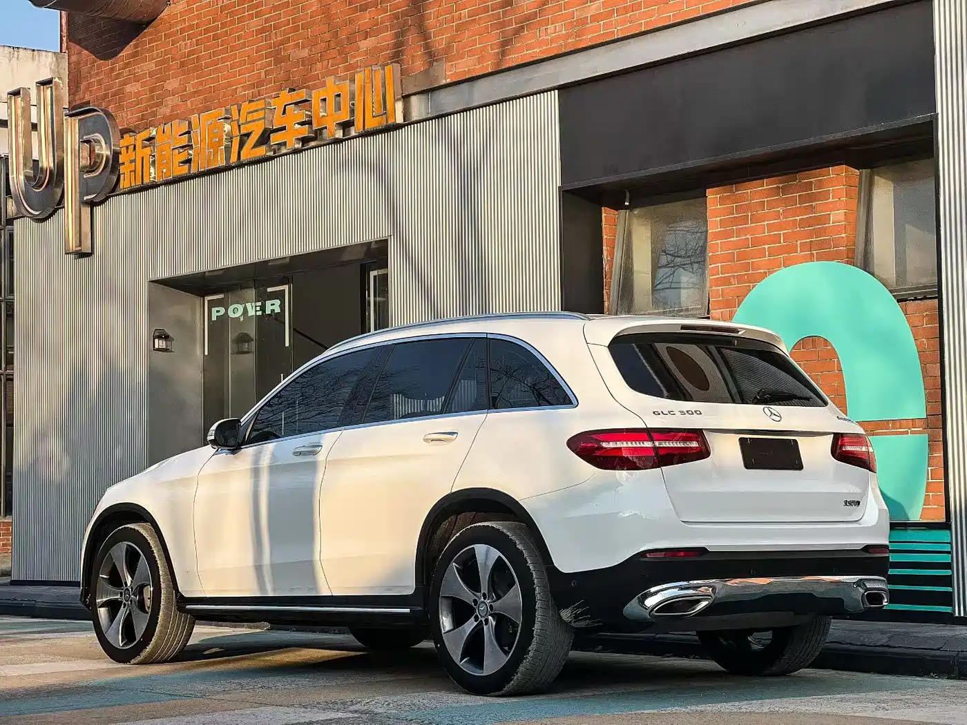 Mercedes-Benz GLC 2016 GLC 300 4MATIC Luxury фото 3