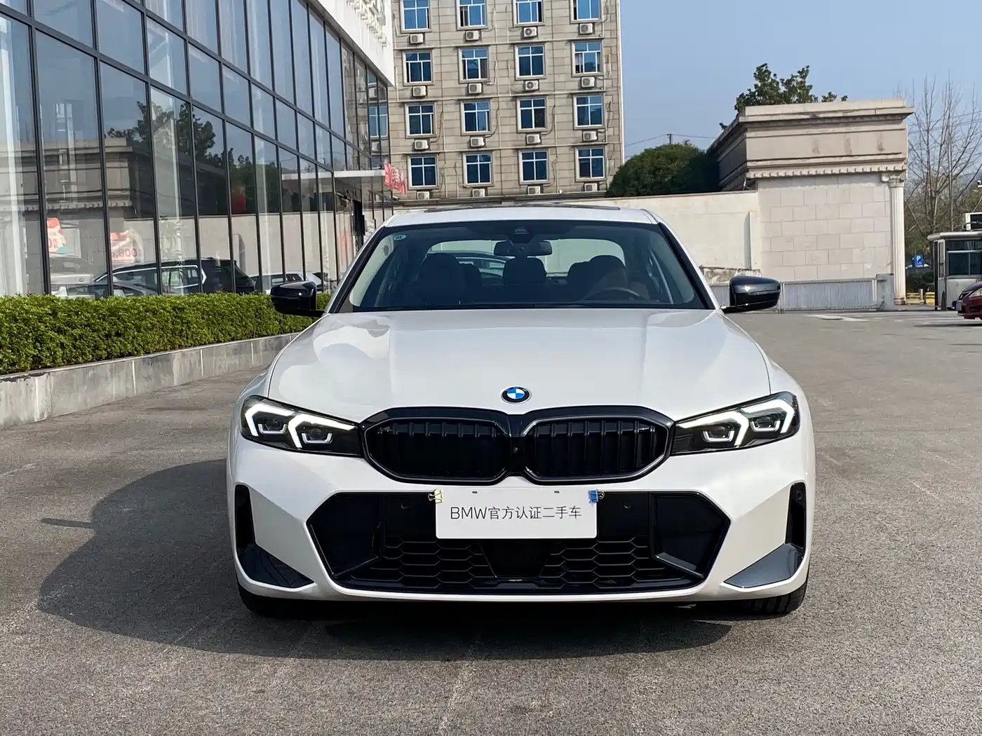 BMW 3 Series 2025 330Li M Sport Night Edition фото 2