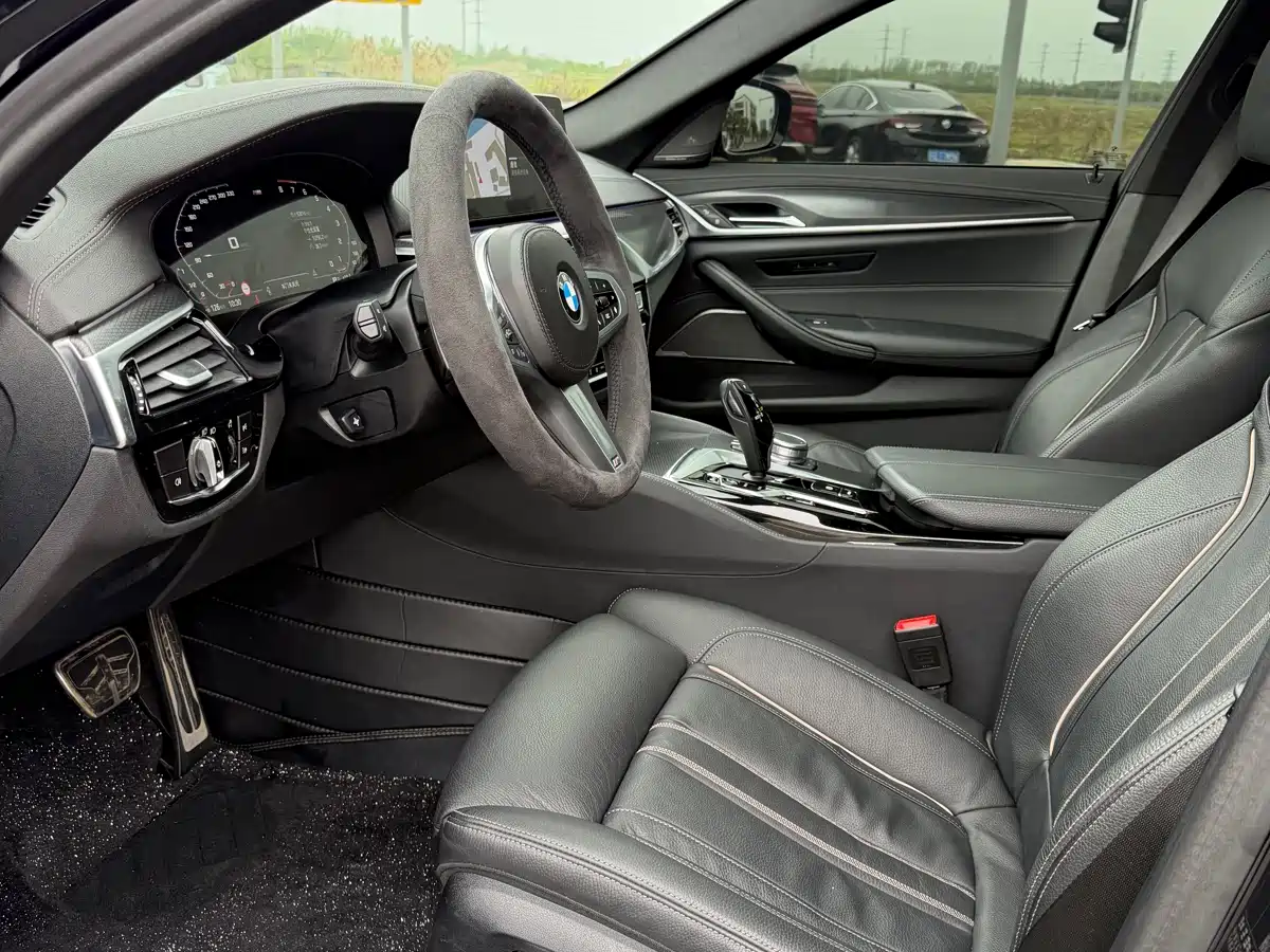 BMW 5 Series (Import) 2022 530i Style Edition M Sport Package фото 12