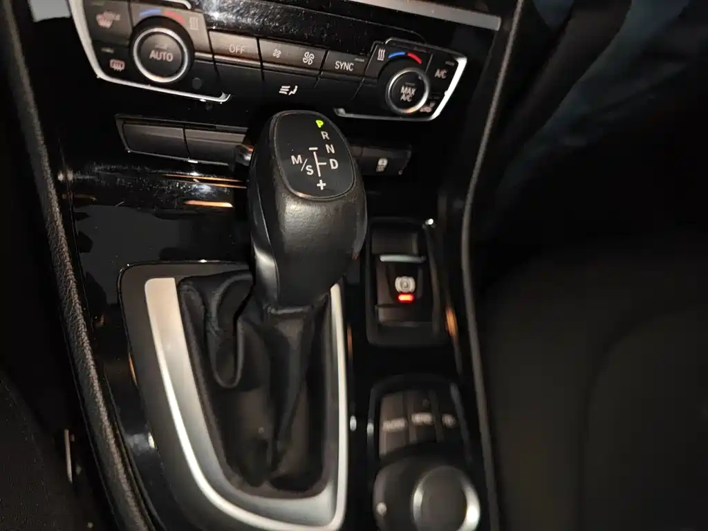 BMW 2 Series Touring 2017 2016 218i Leading
