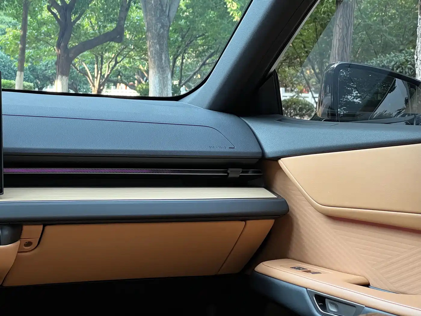 Lexus ES 2026 2025 Model 300h Base Version