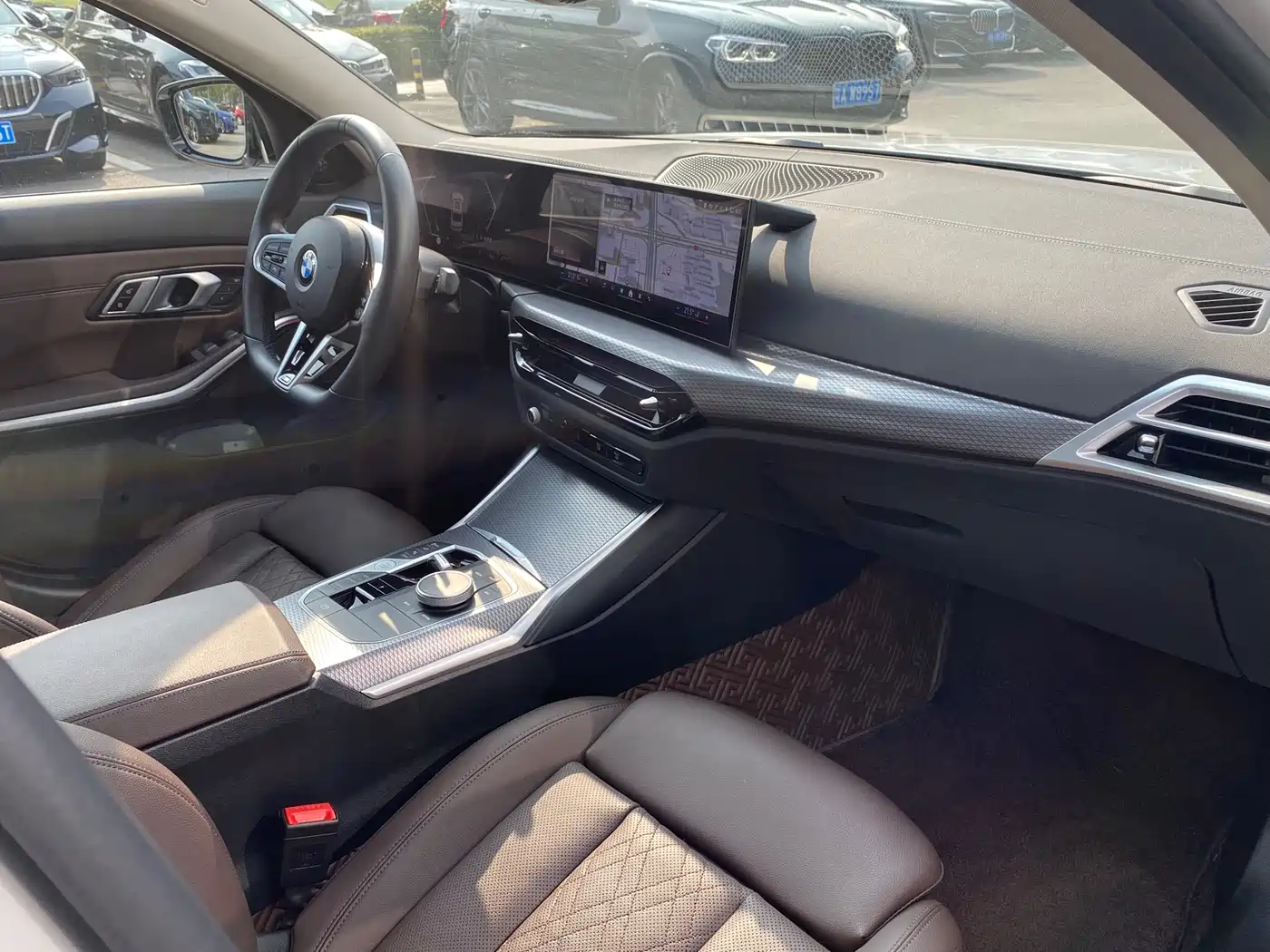 BMW 3 Series 2025 330Li M Sport Night Edition фото 20